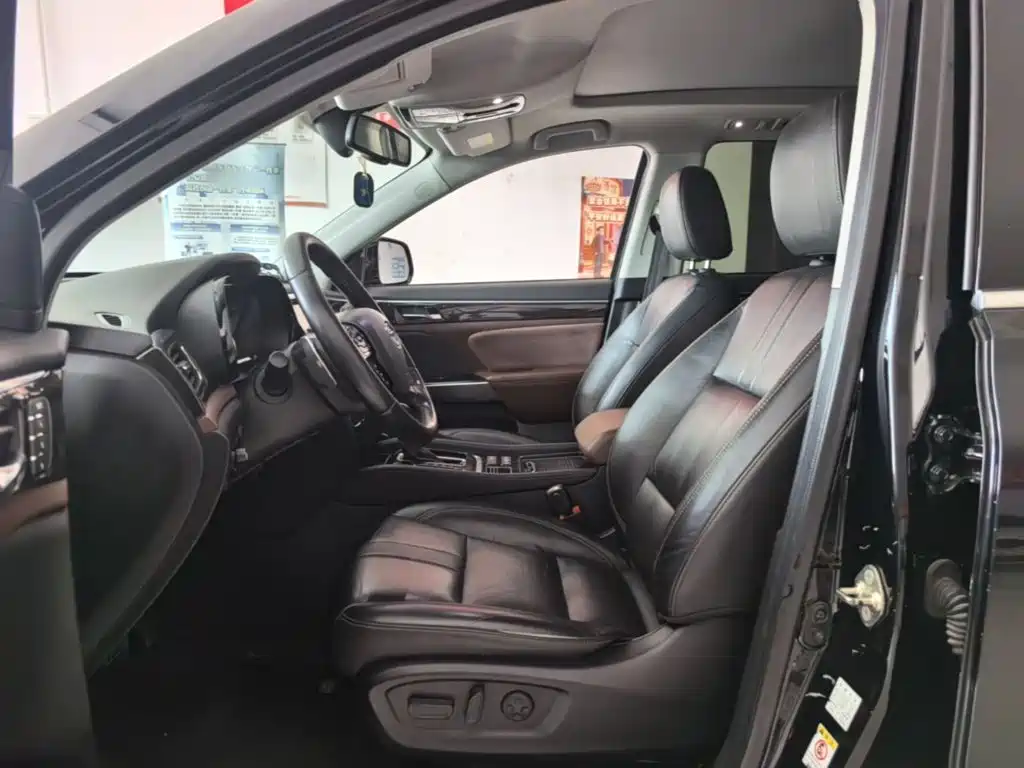 GAC Motor Trumpchi GS8 2017 — фото 15