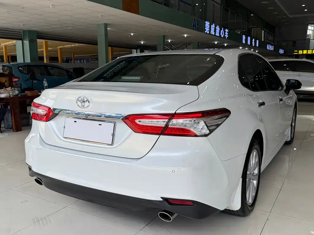 Toyota Camry 2020 — фото 14