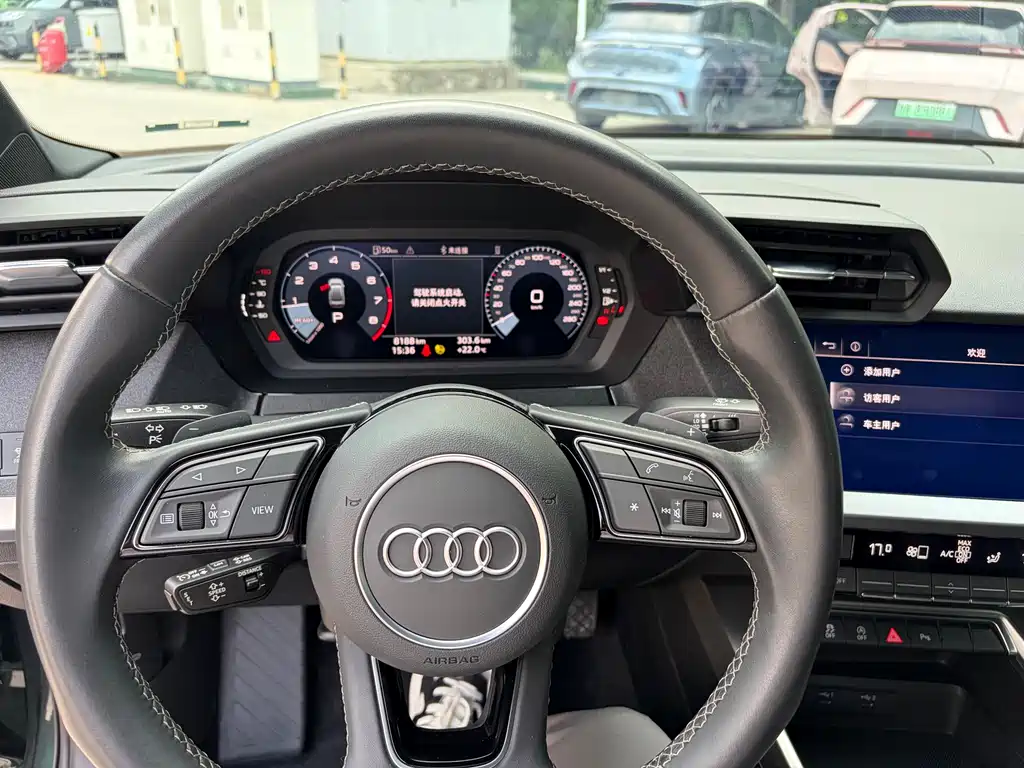 Audi A3 2023 — фото 10