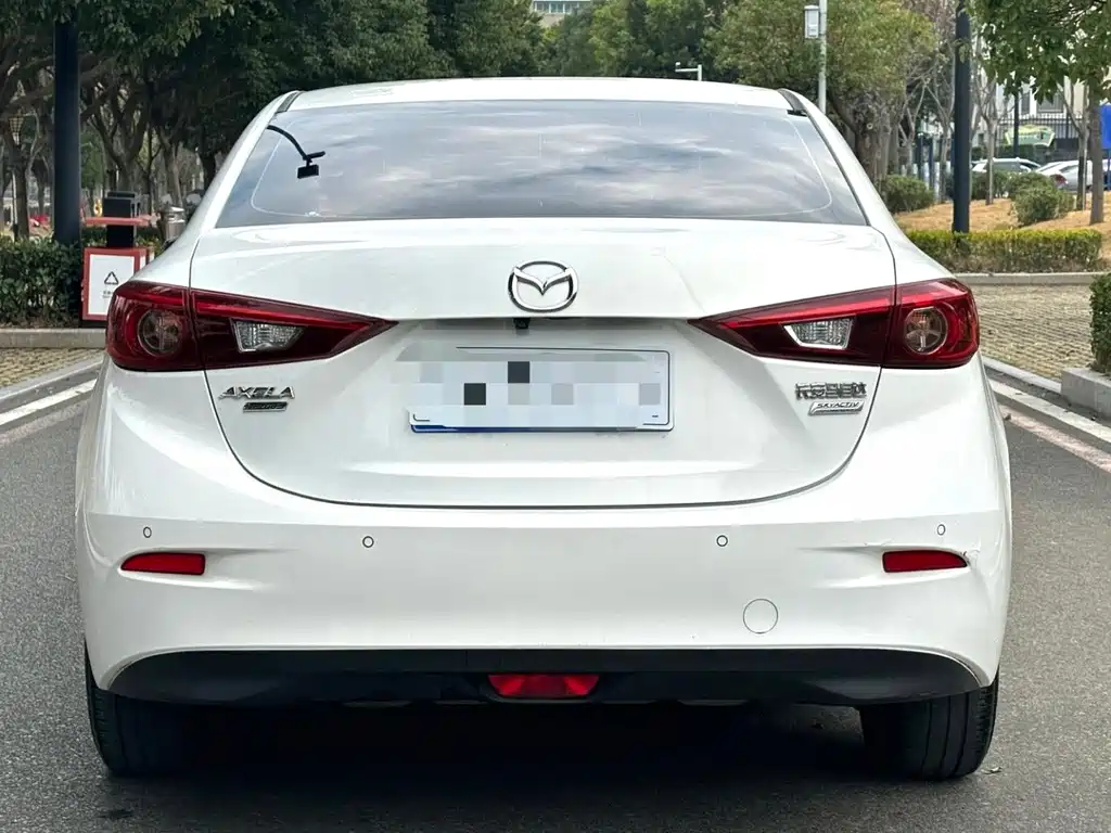 Mazda 3 Axela 2017 — фото 15