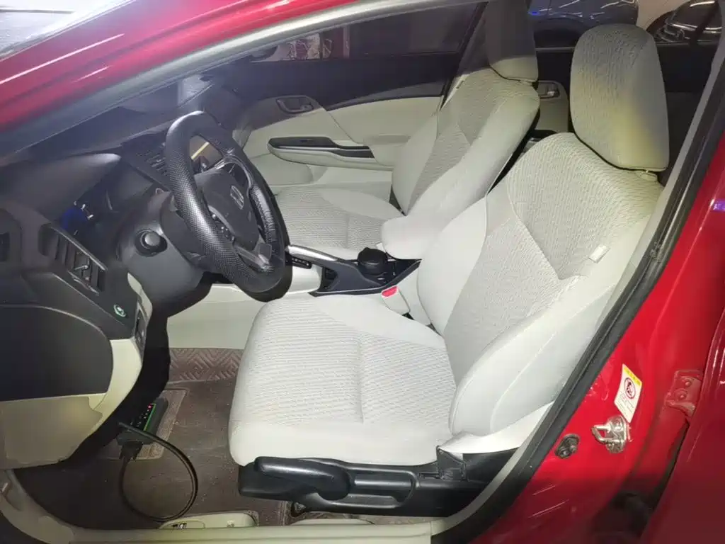 Honda Civic 2015 — фото 15