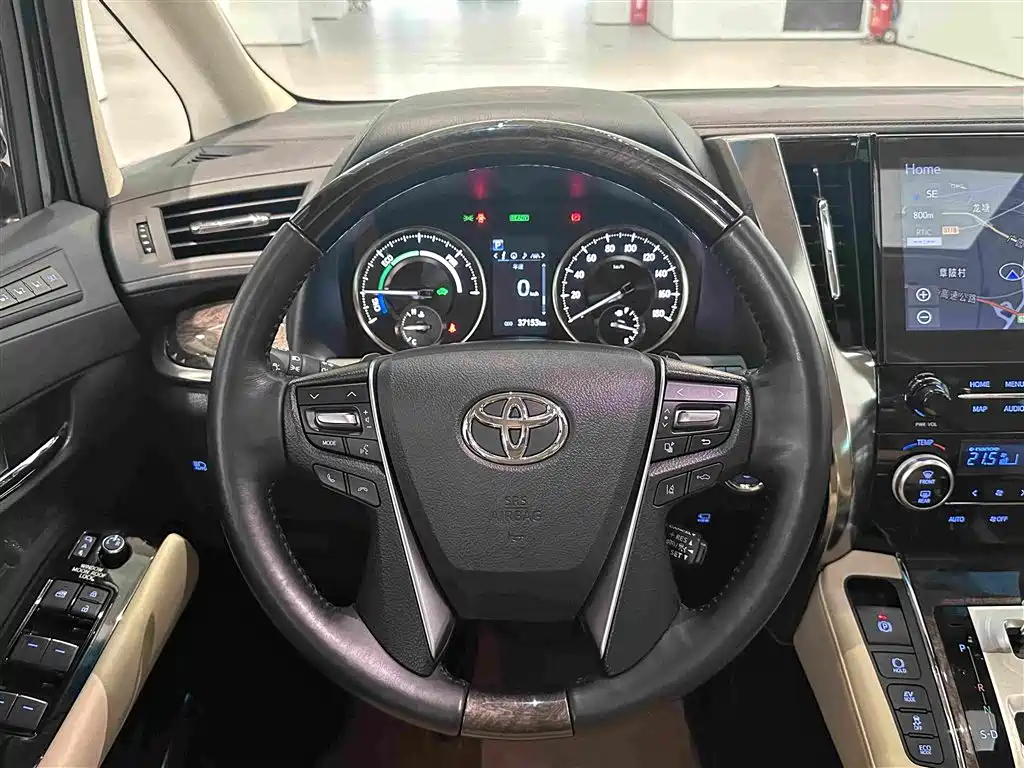 Toyota Vellfire 2022 — фото 16