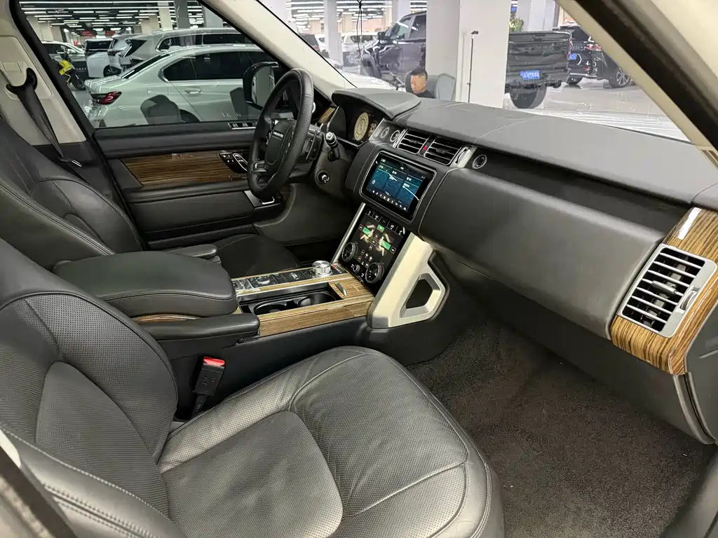 Land Rover Range Rover 2018 — фото 14