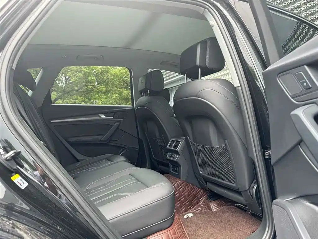 Audi Q5L 2022 — фото 15