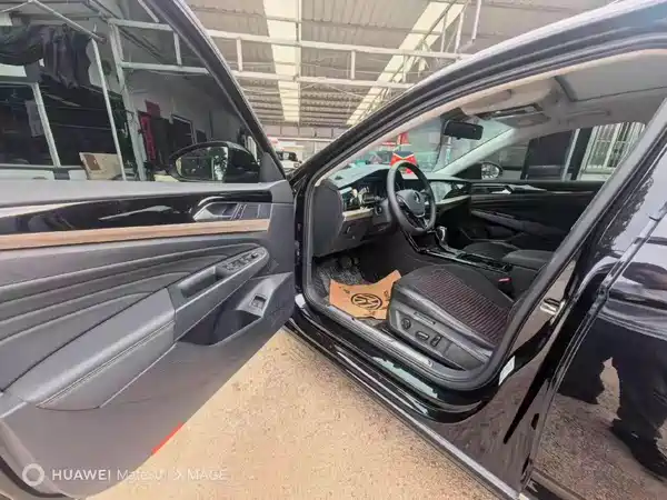 Volkswagen Passat Plug-In Hybrid 2021