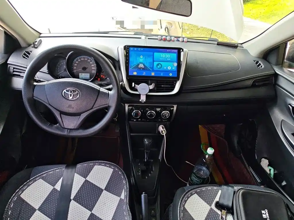 Toyota Yaris L 2018 — фото 10