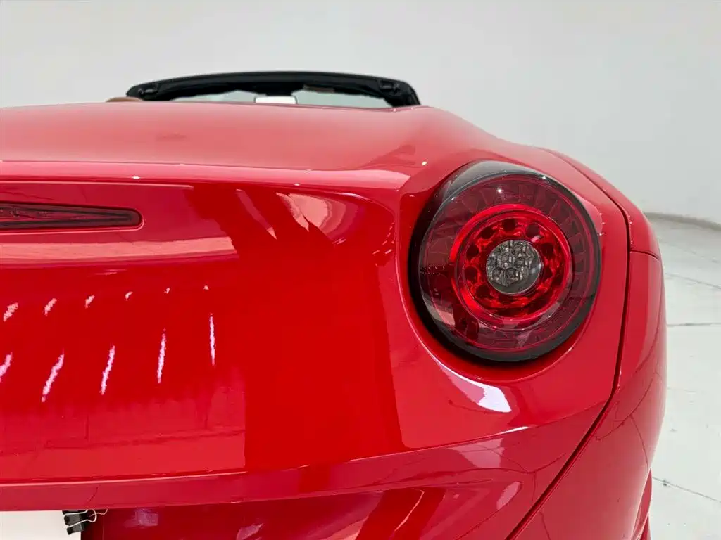 Ferrari California T 2015 — фото 10