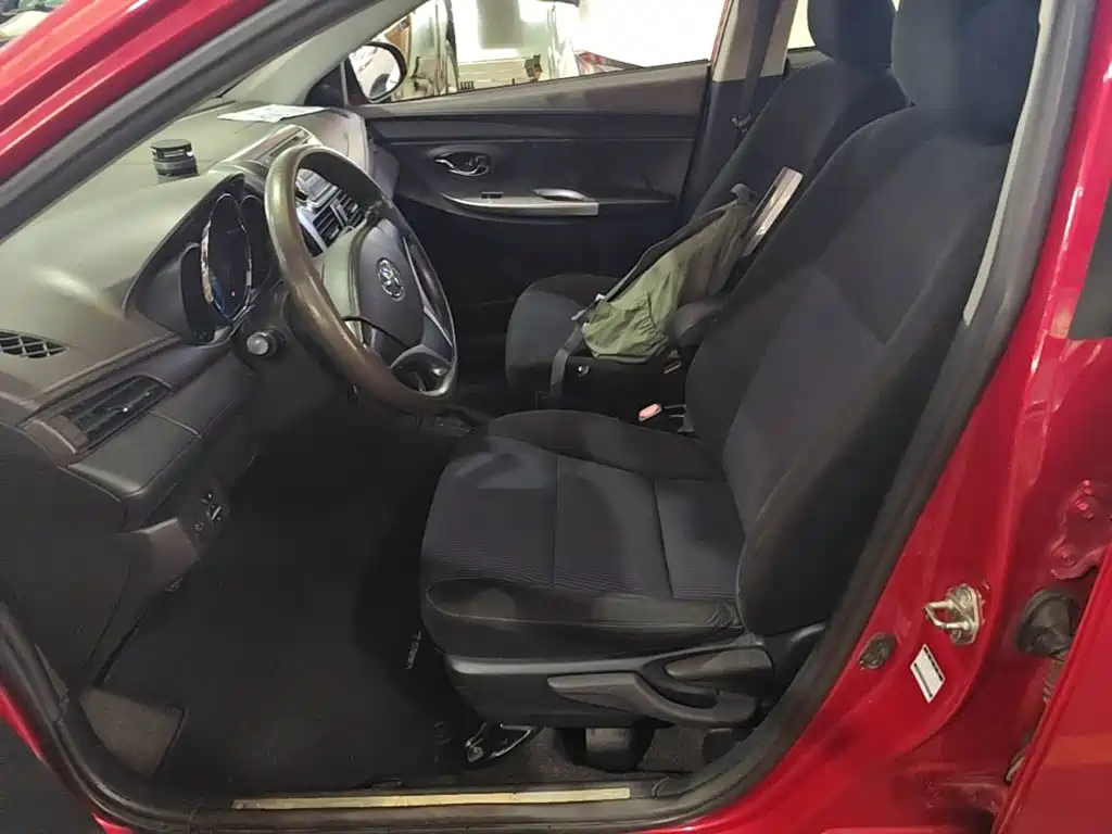 Toyota Yaris L 2016 — фото 15