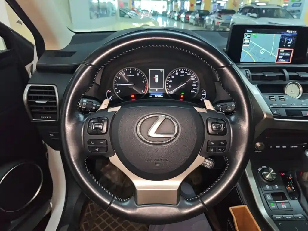 Lexus NX 2020 — фото 11