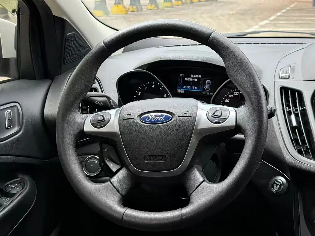 Ford Kuga 2015 — фото 7