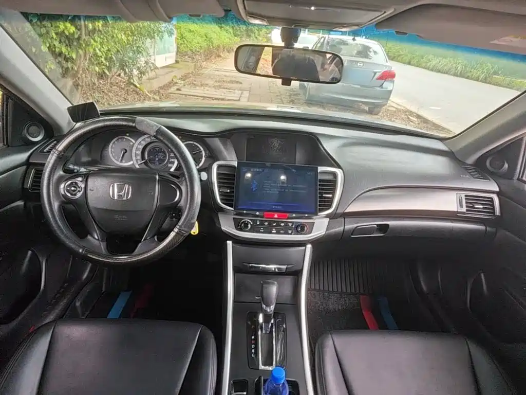 Honda Accord 2015 — фото 10