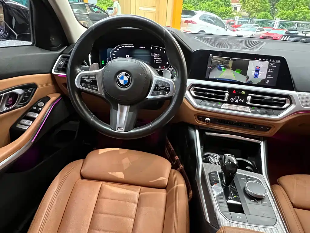BMW 3 Series 2019 — фото 31