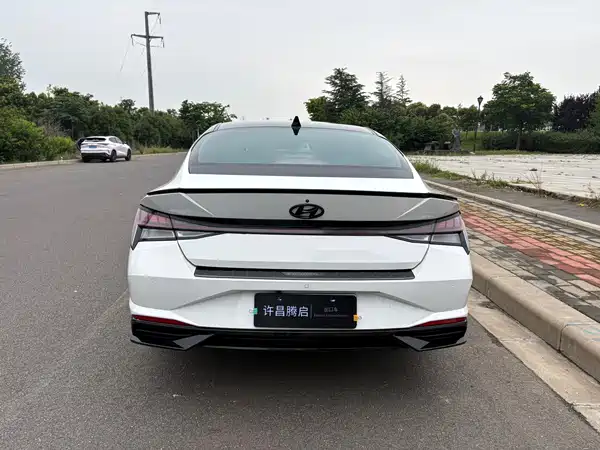 Hyundai Elantra 2023