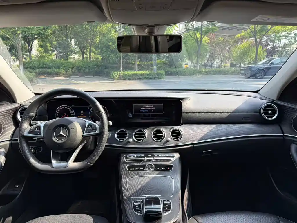 Mercedes-Benz E-Class 2018 — фото 13