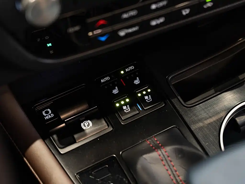 Lexus RX 2022 — фото 19