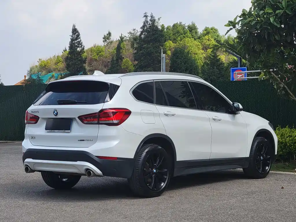 BMW X1 2021 — фото 9