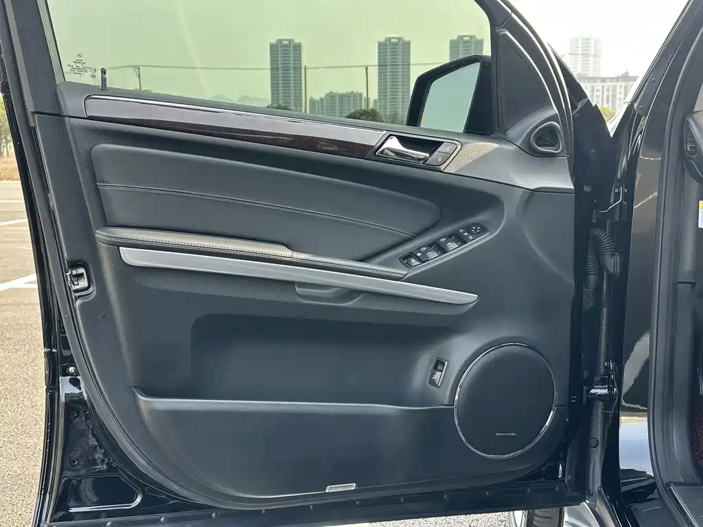 Mercedes-Benz GL-Class 2011 — фото 12
