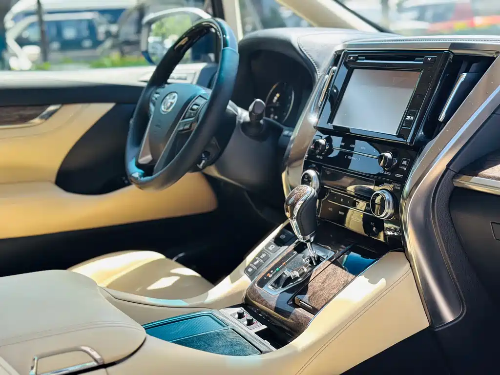 Toyota Alphard 2019 — фото 7