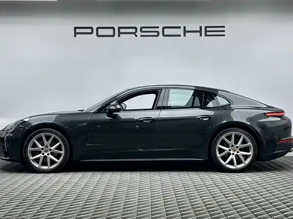 Porsche Panamera 2024
