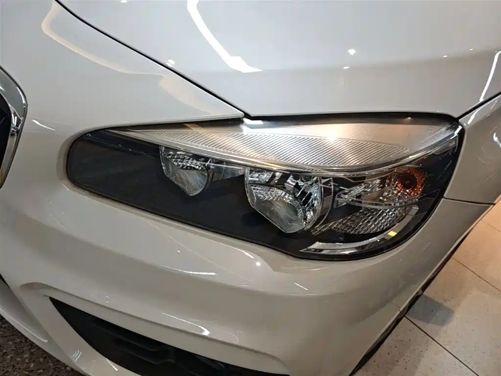 BMW 2 Series Active Tourer 2017 — фото 24