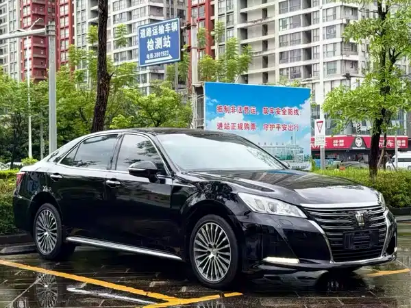 Toyota Crown 2018