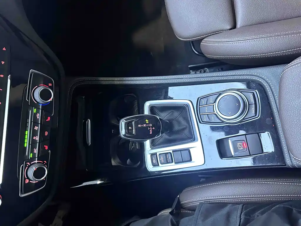 BMW 1 Series 2021 — фото 15