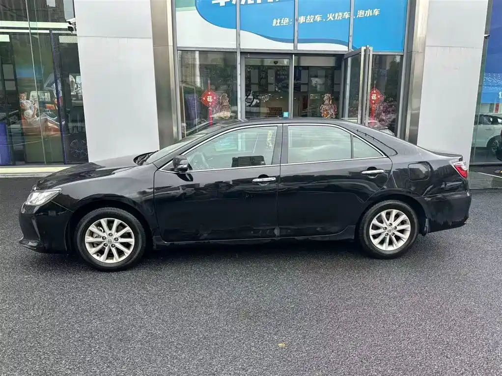 Toyota Camry 2015