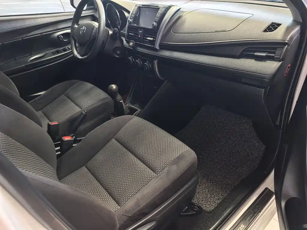 Toyota Vios 2015 — фото 12