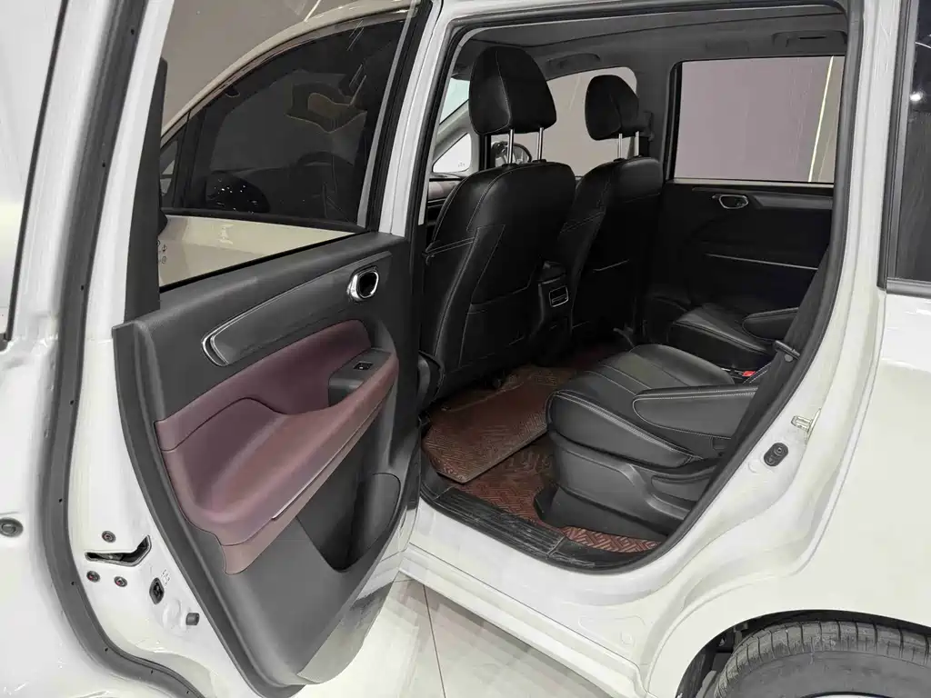 GAC Motor Trumpchi M6 2022 — фото 14
