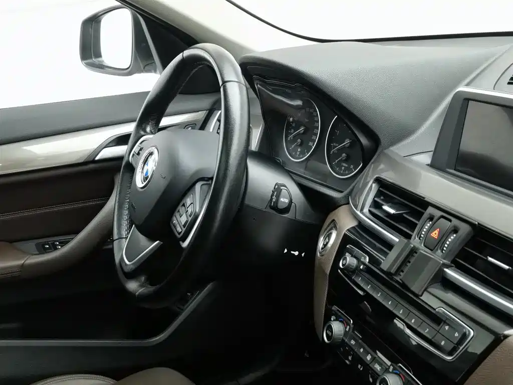 BMW X1 2017 — фото 22