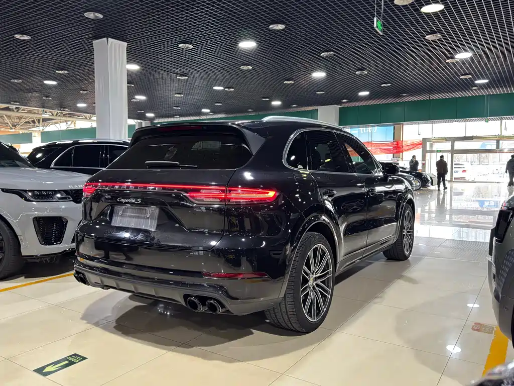 Porsche Cayenne 2023 — фото 16