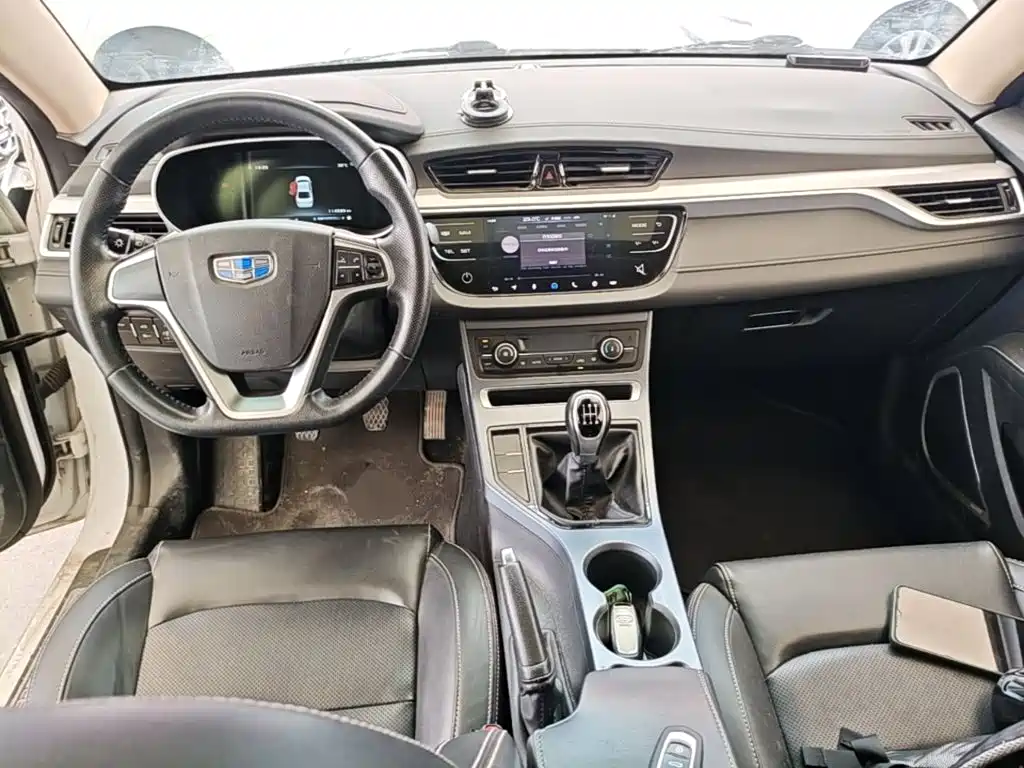 Geely Emgrand 2019 — фото 10