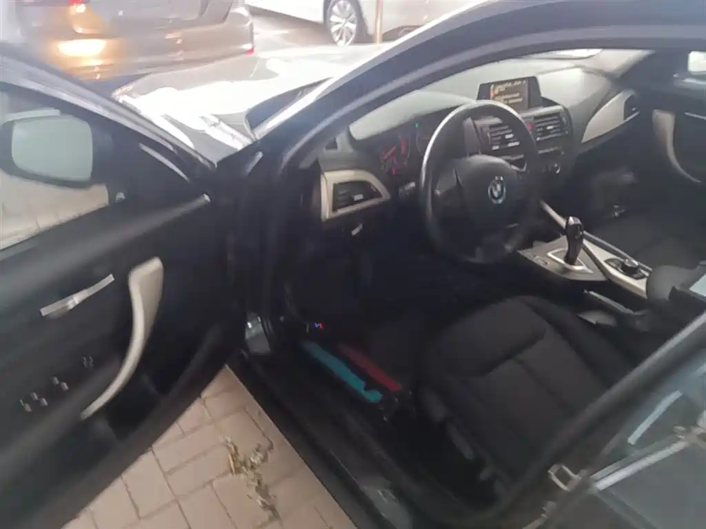 BMW 1 Series 2015 — фото 16