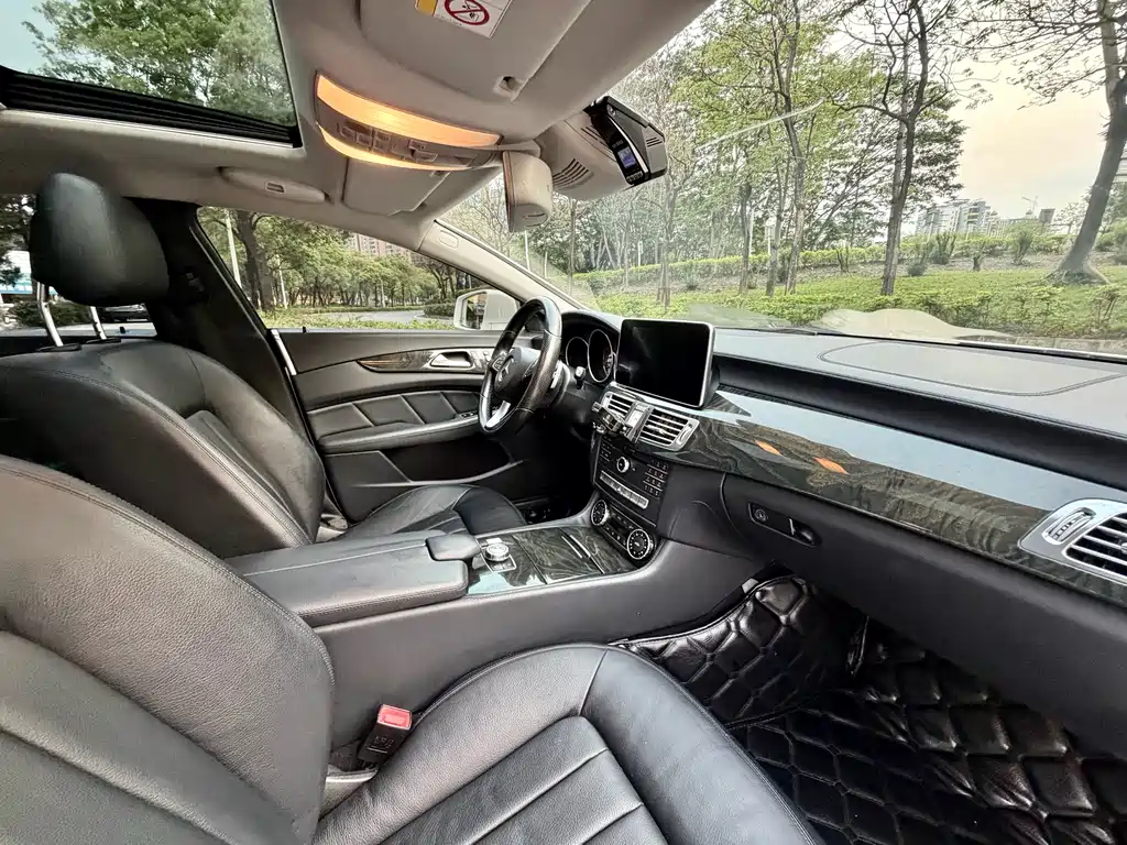 Mercedes-Benz CLS 2015 — фото 11