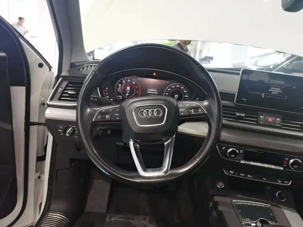 Audi Q5L 2019 — фото 15