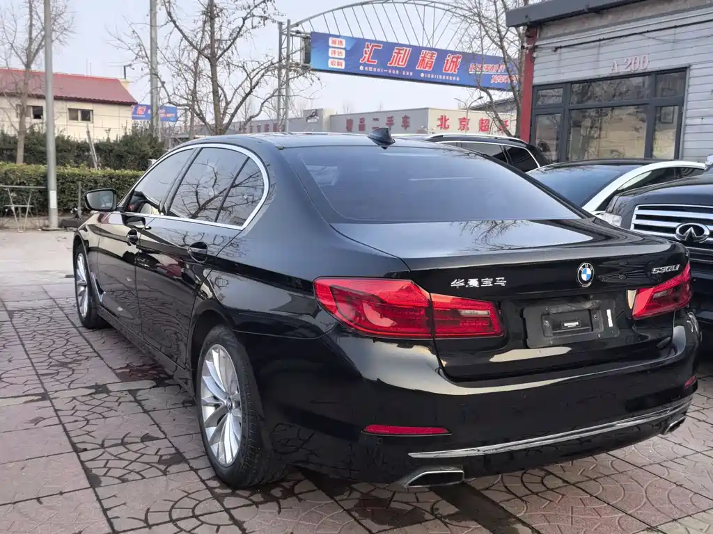BMW 5 Series 2020 — фото 16