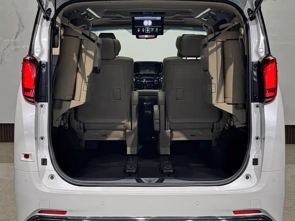 Toyota Alphard 2019 — фото 20
