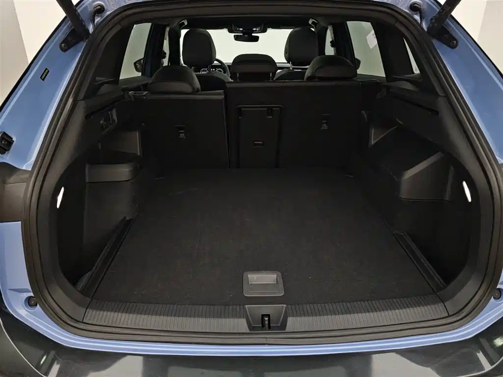 Volkswagen Tiguan L 2024 — фото 17