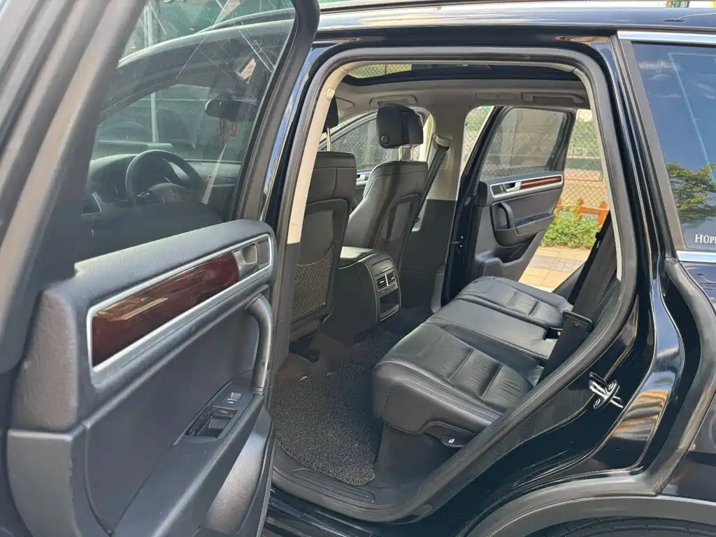 Volkswagen Touareg 2015 — фото 11