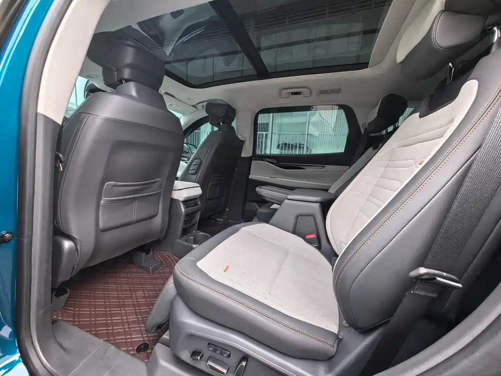 Ford Edge 2023 — фото 14