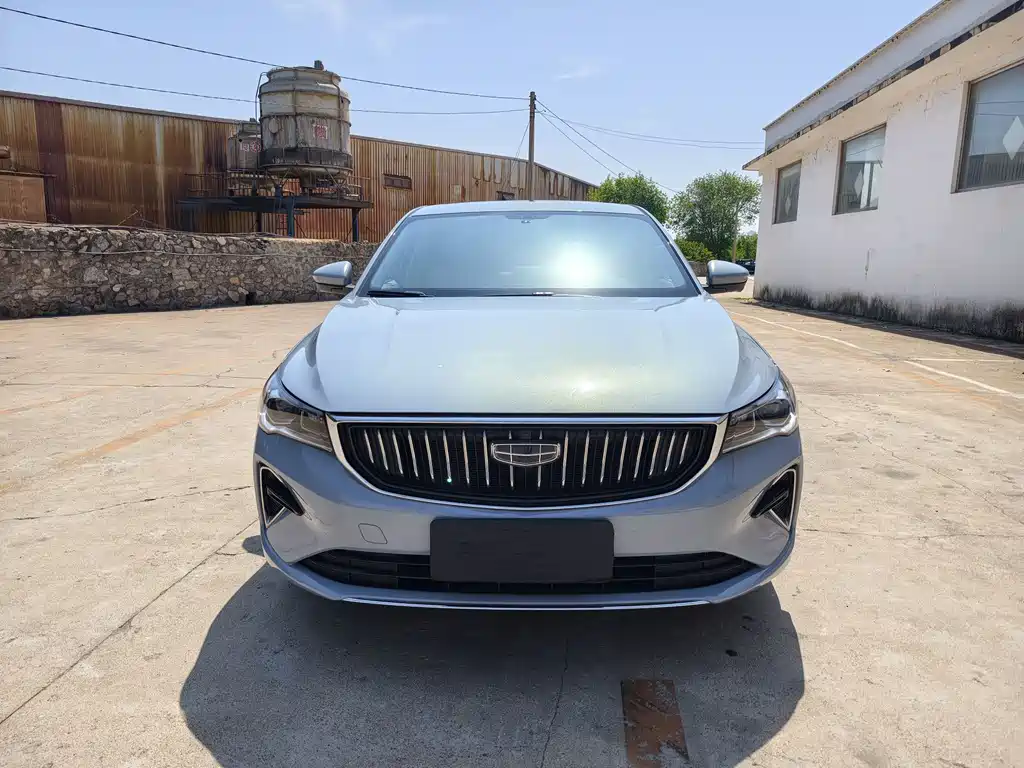 Geely Emgrand 2024