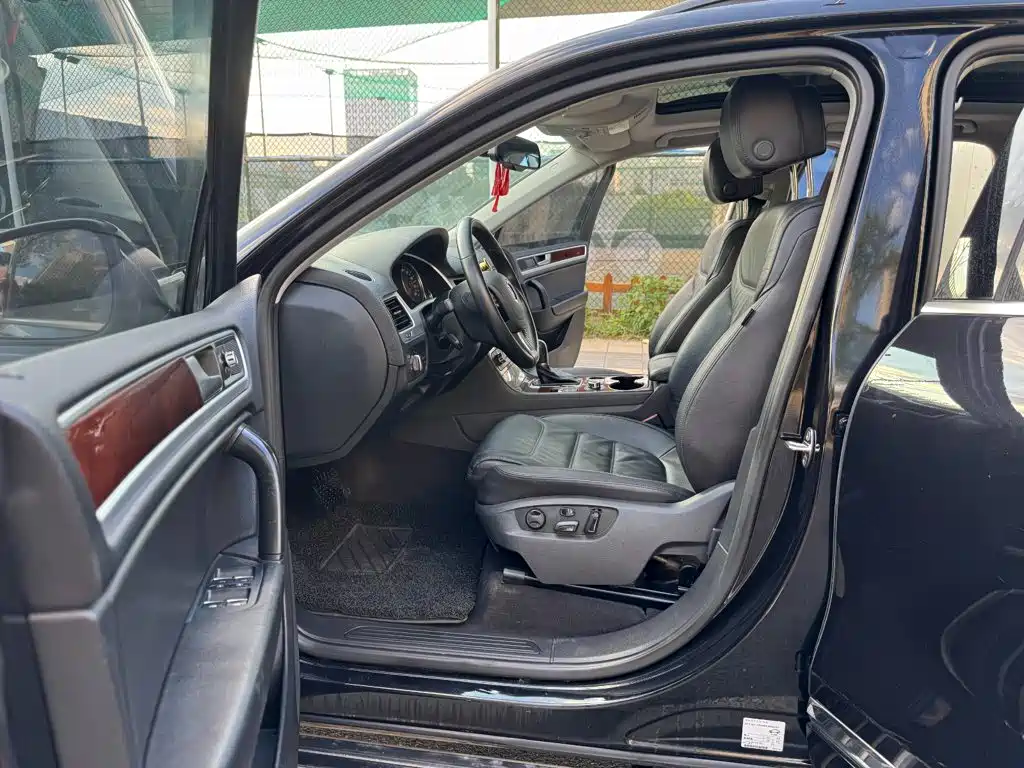 Volkswagen Touareg 2015 — фото 10