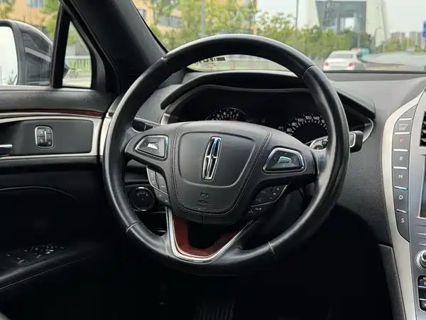Lincoln MKZ 2017
