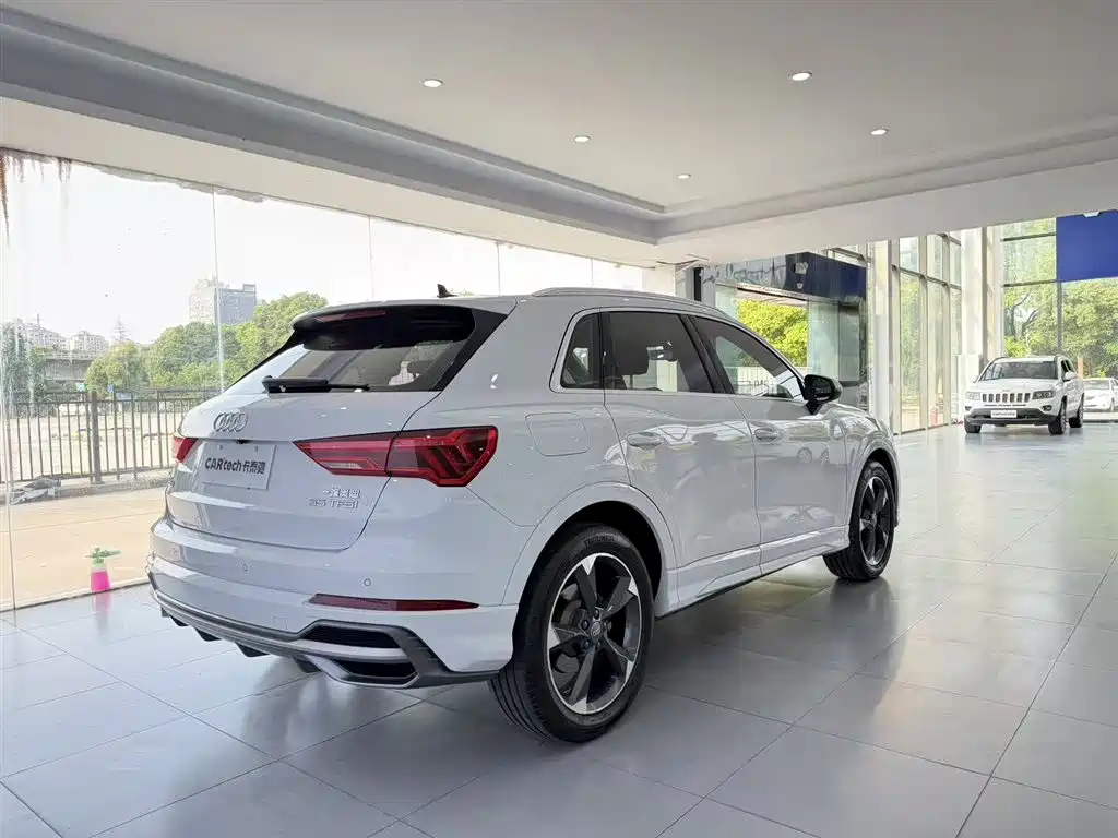 Audi Q3 2019 — фото 4