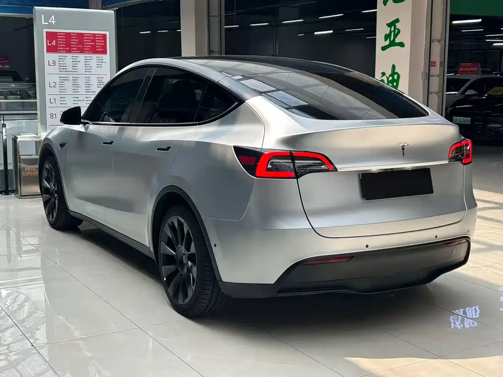 Tesla Model Y 2022 — фото 8