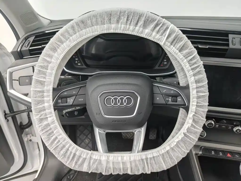 Audi Q3 2023 — фото 24