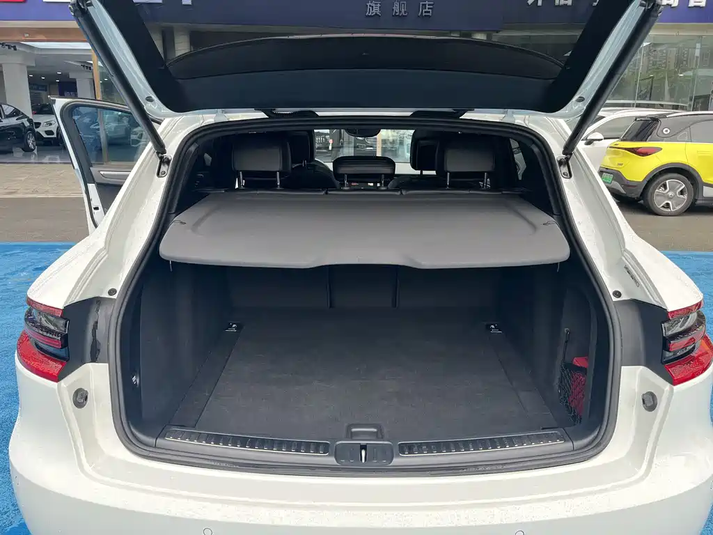 Porsche Macan 2018 — фото 16