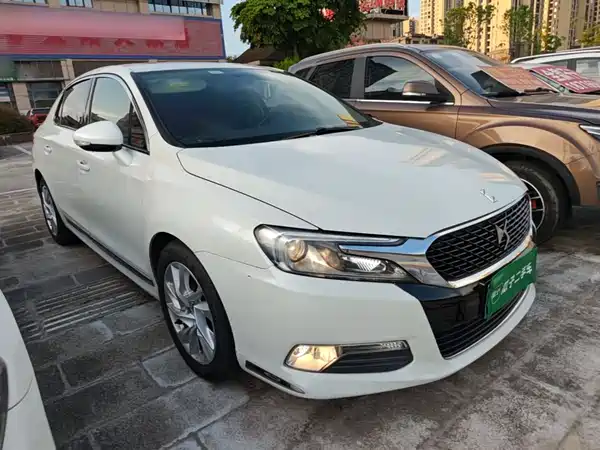 DS 5LS 2015