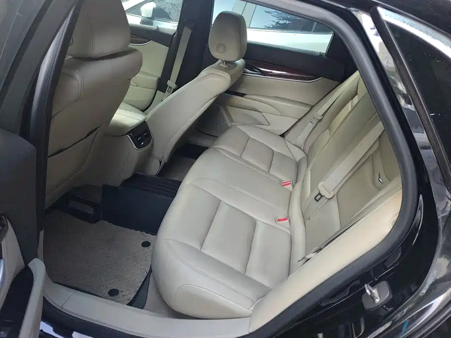 Cadillac XTS 2016 — фото 11