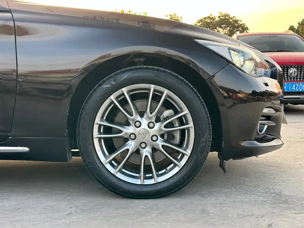 Infiniti Q50L 2017 — фото 14